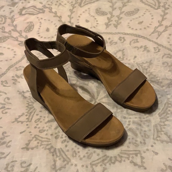 Lucky Brand Kanoa Brown Suede Leather Ankle Strap Wedge Sandals Sz 6.5 - Picture 8 of 8